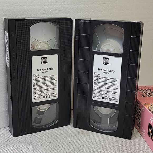 Vintage 1964 "My Fair Lady" WB Hardcover Book - Original plus vhs movies - Picture 4 of 12